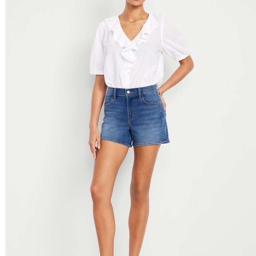 OLD NAVY HIGH-RISE 4” INSEAM WOW JEAN SHORT SIZE 12 MEDIUM BLUE EVERYDAY PERFECT